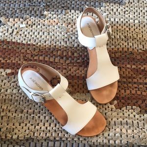 A DÉTACHER Highsmith White Leather Sandals Size 6